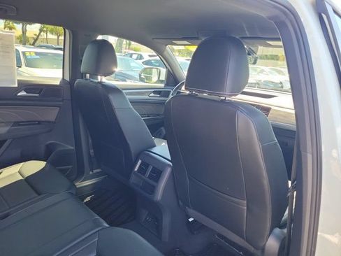 Certified 2023 Volkswagen Atlas Cross Sport SE AWD/4WD image 10