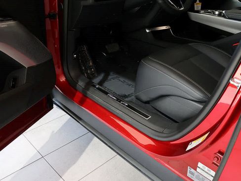 Used 2025 Cadillac Lyriq Luxury w/ LPO, Floor Liner Package AWD/4WD image 30