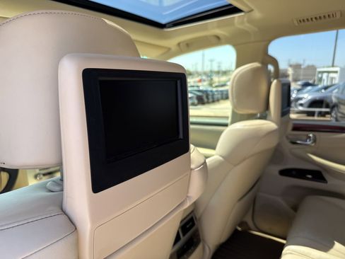 Used 2014 Lexus LX 570 4WD image 12