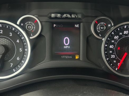 Used 2025 RAM 2500 Big Horn AWD/4WD image 6