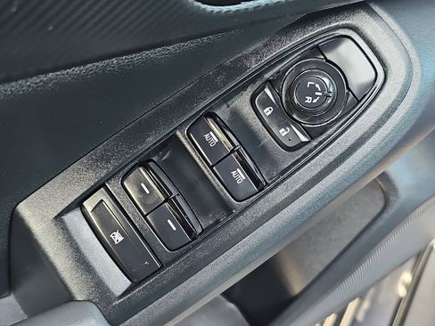 Used 2024 Subaru Crosstrek 2.0i Premium image 28