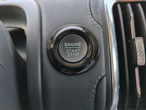 Used 2025 Ford Expedition Platinum AWD/4WD image 32