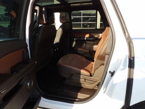 Used 2022 Ford Expedition Max King Ranch image 11