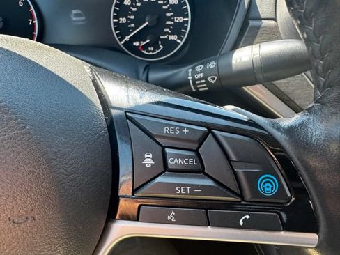Used 2023 Nissan Altima 2.5 SL FWD image 21