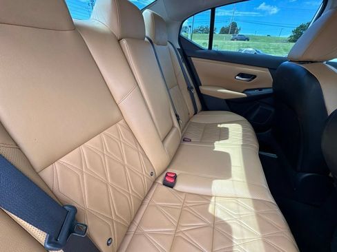 Used 2023 Nissan Sentra SV w/ SV Premium Package FWD image 5