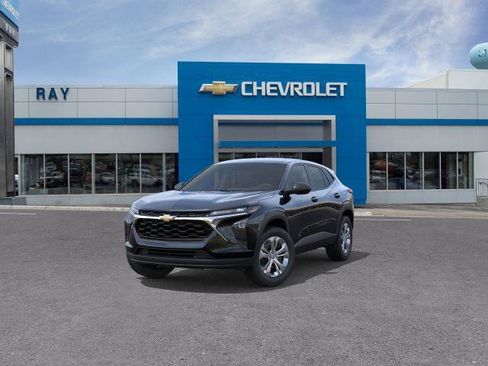 New 2026 Chevrolet Trax LS w/ Driver Confidence Package FWD image 8