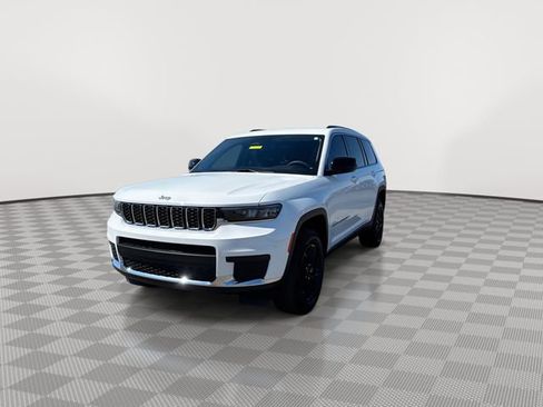 Used 2023 Jeep Grand Cherokee L Laredo AWD/4WD image 5