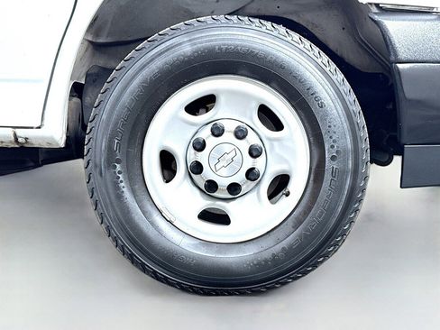 Used 2018 Chevrolet Express 2500 w/ Driver Convenience Package image 33