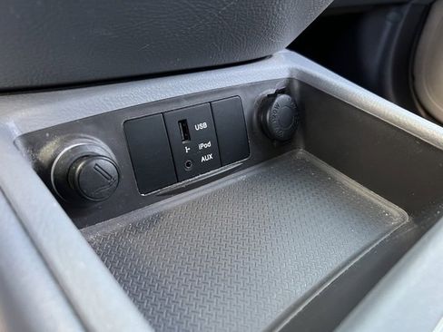 Used 2012 Hyundai Santa Fe SE image 20