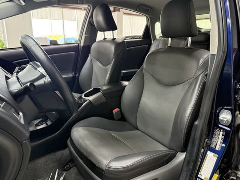 Used 2015 Toyota Prius Four image 11