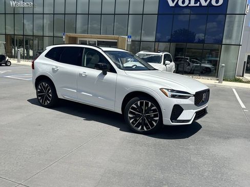 New 2026 Volvo XC60 B5 Ultra w/ Protection Package Premier AWD/4WD image 2
