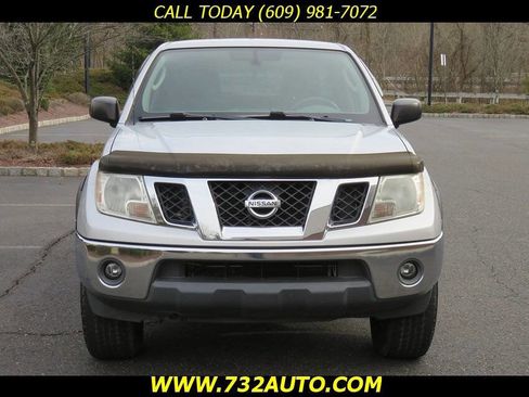 Used 2010 Nissan Frontier SE image 5