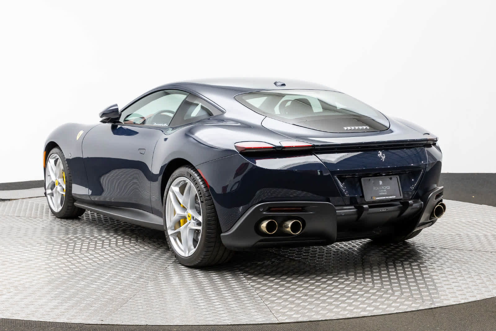 Used 2021 Ferrari Roma RWD image 4