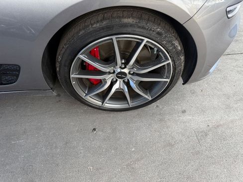 Used 2025 Genesis G70 2.5T image 31