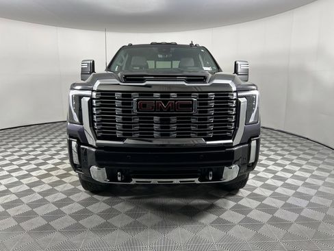 Used 2024 GMC Sierra 3500 Denali w/ Technology Package image 11