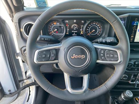 Used 2024 Jeep Wrangler Unlimited Sahara w/ Technology Group AWD/4WD image 10