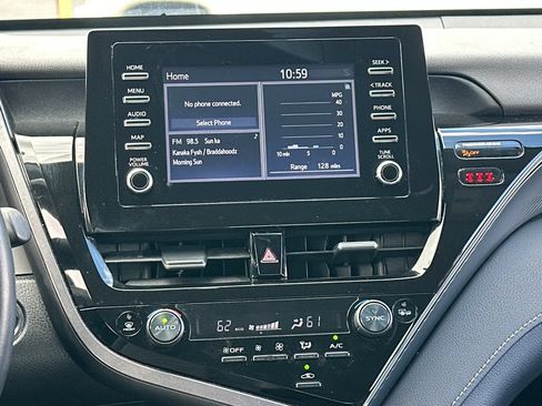 Used 2023 Toyota Camry SE FWD image 15