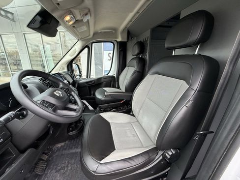 Used 2023 RAM ProMaster 2500 image 7