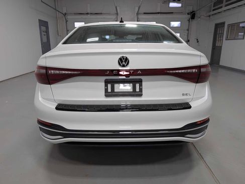 Used 2025 Volkswagen Jetta SEL image 10