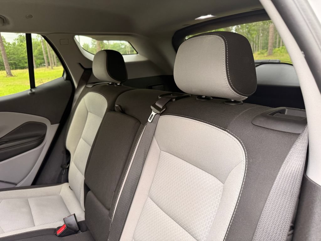 Used 2024 GMC Terrain SLE FWD image 27