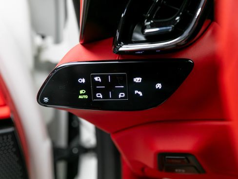 Certified 2022 Ferrari Roma image 27