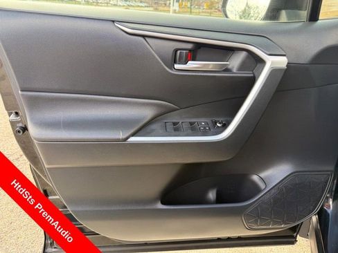 Used 2019 Toyota RAV4 XLE w/ Convenience Package FWD image 19