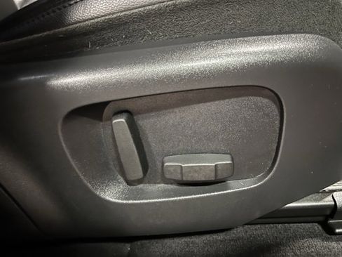 Used 2020 Land Rover Range Rover Evoque S image 28