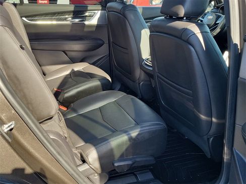 Used 2020 Cadillac XT6 Premium Luxury image 19