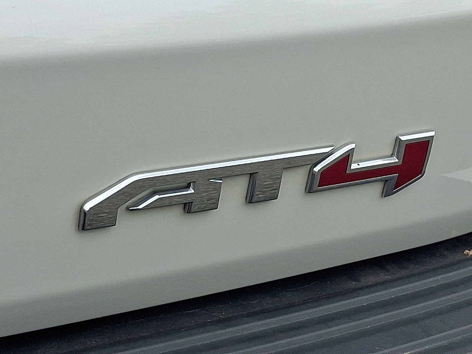 Used 2022 GMC Yukon AT4 AWD/4WD image 30