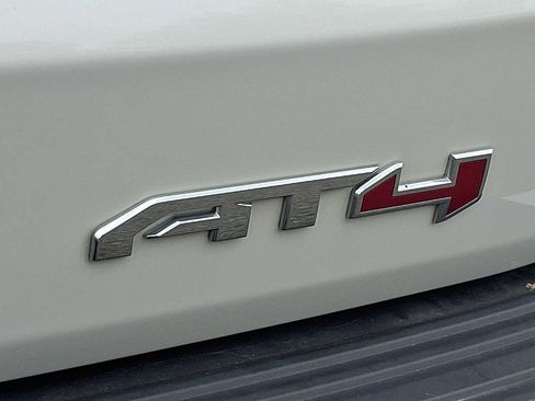 Used 2022 GMC Yukon AT4 AWD/4WD image 30
