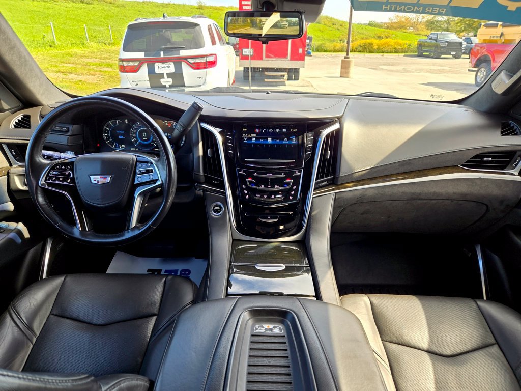 Used 2020 Cadillac Escalade Platinum w/ Escalade Sport Edition AWD/4WD image 15