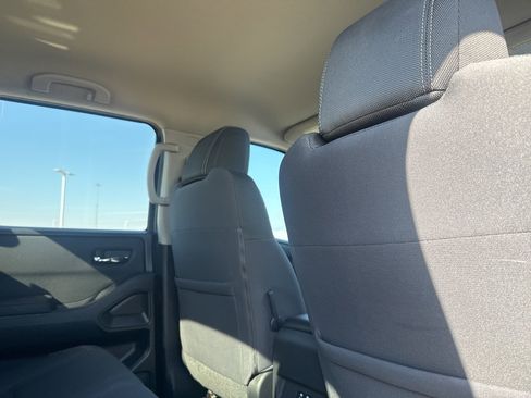 Certified 2022 Nissan Frontier SV w/ Technology Package image 21