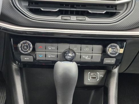 New 2026 Jeep Compass Latitude image 30