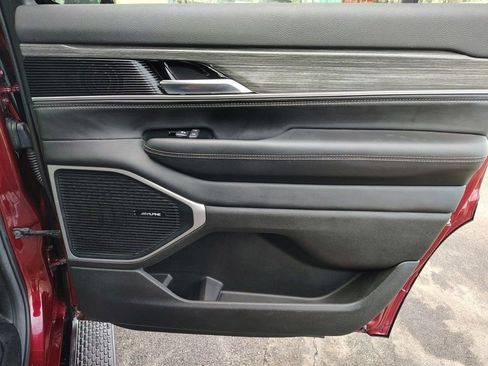 Used 2022 Jeep Wagoneer Series III w/ Flexible Seating Group image 28