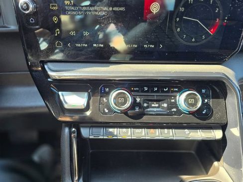Used 2022 GMC Sierra 1500 AT4 AWD/4WD image 23