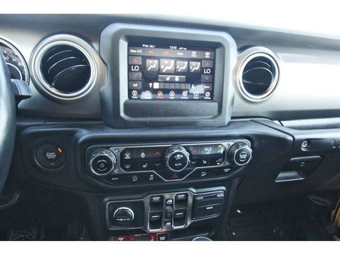 Used 2019 Jeep Wrangler Unlimited Rubicon w/ LED Lighting Group image 18