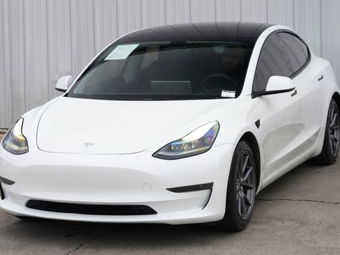 Used 2021 Tesla Model 3 Standard Range Plus image 48