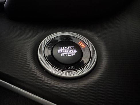 Used 2025 Jeep Grand Cherokee L Altitude image 17