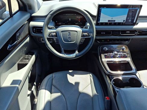 Used 2022 Lincoln Nautilus Reserve AWD/4WD image 12