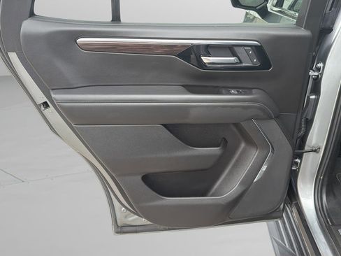 Used 2025 Chevrolet Tahoe LT RWD image 16