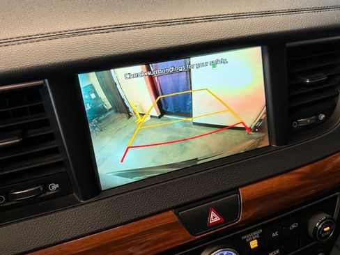 Used 2018 Kia Cadenza Premium w/ Luxury Package image 15