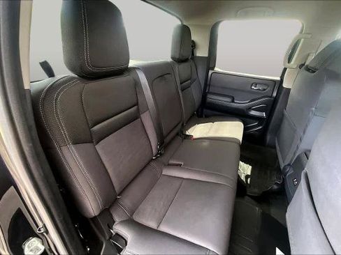 Certified 2022 Nissan Frontier SV w/ Technology Package RWD image 20