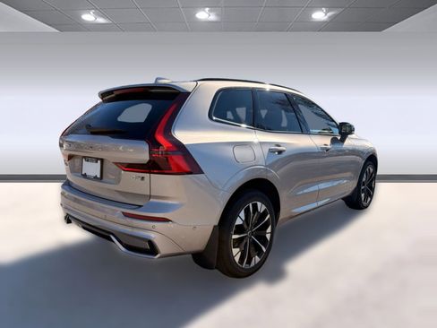 New 2026 Volvo XC60 B5 Plus w/ Climate Package AWD/4WD image 9