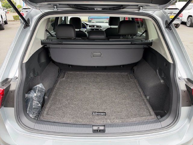 Used 2023 Volkswagen Tiguan SE AWD/4WD image 13