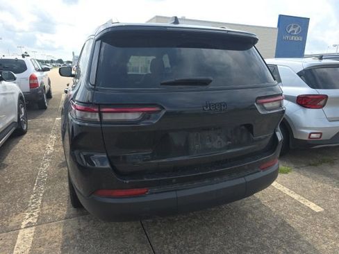 Used 2023 Jeep Grand Cherokee L Laredo AWD/4WD image 3