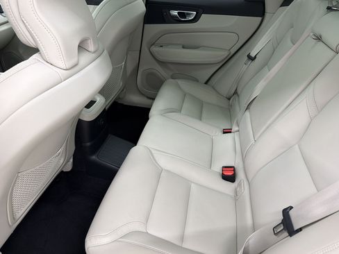 Used 2023 Volvo XC60 T8 Ultimate AWD/4WD image 22