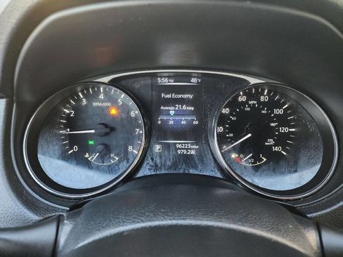 Used 2016 Nissan Rogue SV w/ SV Premium Package image 13