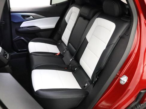 Certified 2025 Chevrolet Equinox EV LT w/ LPO, All-Weather Mat Package FWD image 12