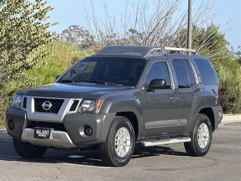 Used 2014 Nissan Xterra S RWD image 2