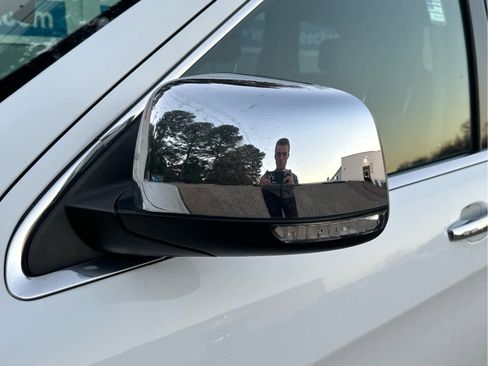 Used 2019 Jeep Grand Cherokee Limited w/ Trailer Tow Group IV image 12